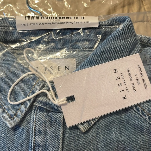 RISEN LOS ANGELES PEARL SNAP FRONT SHIRRING  LONG SLEEVE DENIM BLUE SHIRT SM MED - Picture 14 of 14